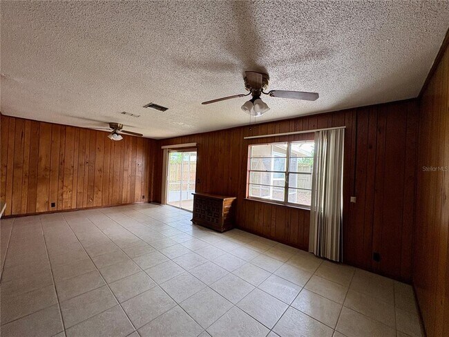 Building Photo - 728 Lake Ned Rd