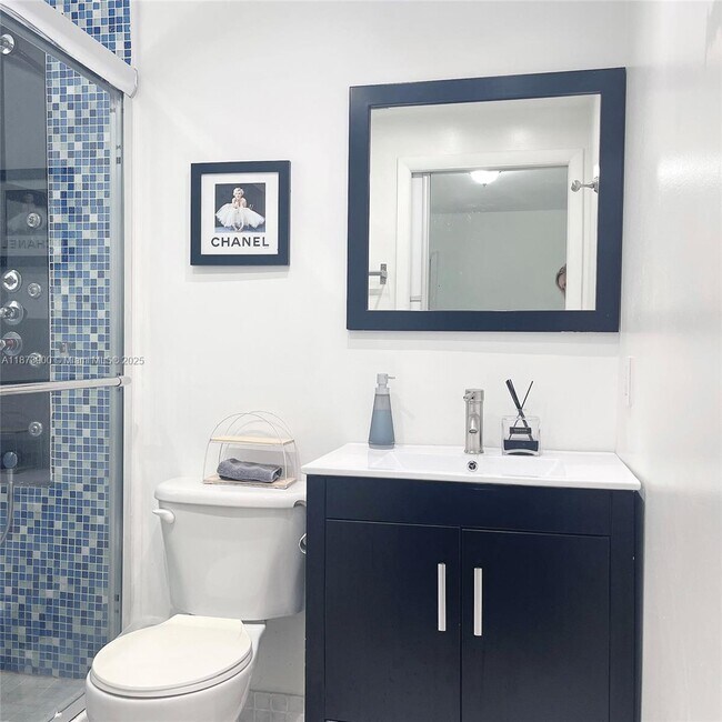 Building Photo - 1550 Drexel Ave