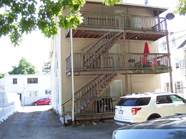 Building Photo - 34 Canterbury St