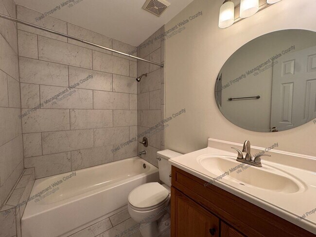 Building Photo - 100 Halsmer Ct