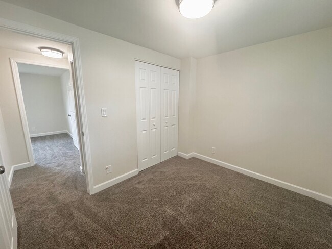 Building Photo - 317 Hadleigh Rd