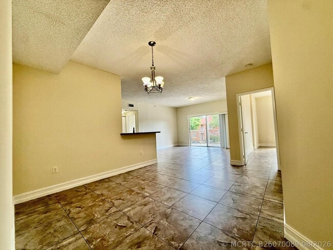 Building Photo - 6960 SW 39th St