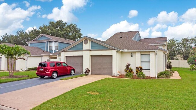 Building Photo - 112 Lakepointe Cir
