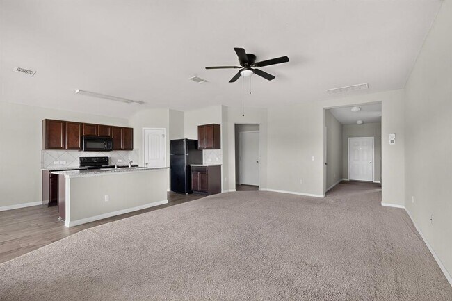 Building Photo - 402 Pentire Way