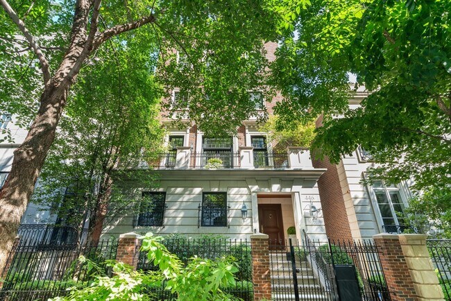 Primary Photo - 446 W Huron St