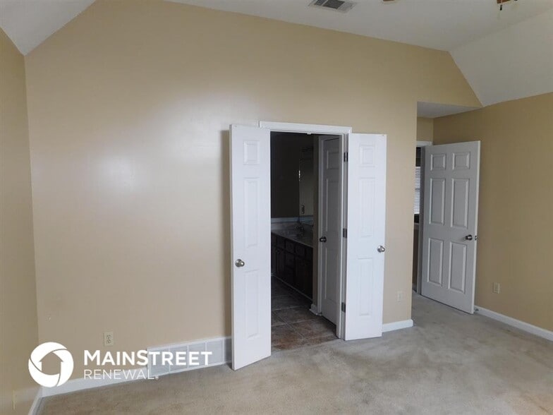 Building Photo - 768 Breeze Way