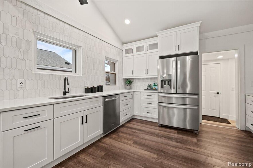 Building Photo - 1466 Rossdale Dr