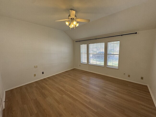 Building Photo - 5232 Goodman Dr