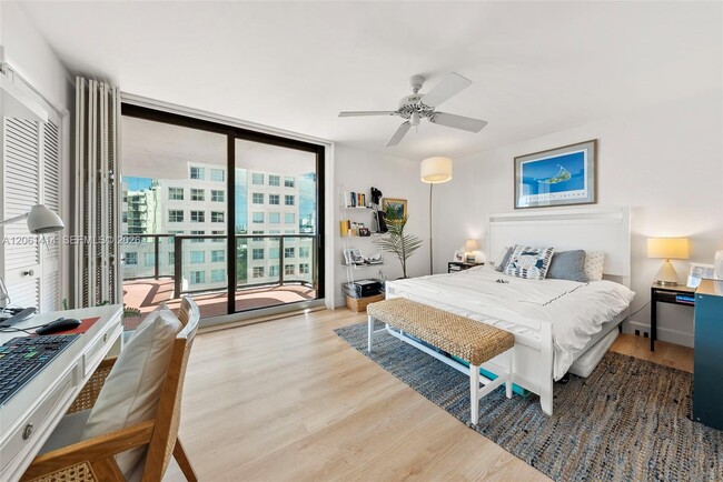 Building Photo - 2575 S Bayshore Dr