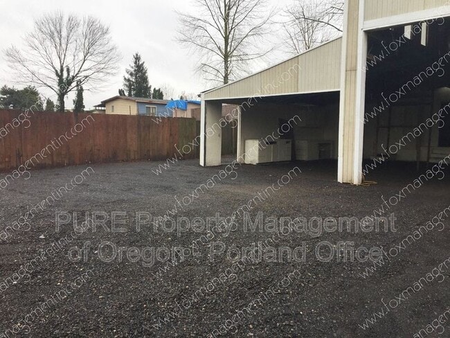 Building Photo - 6320 NE Simpson St