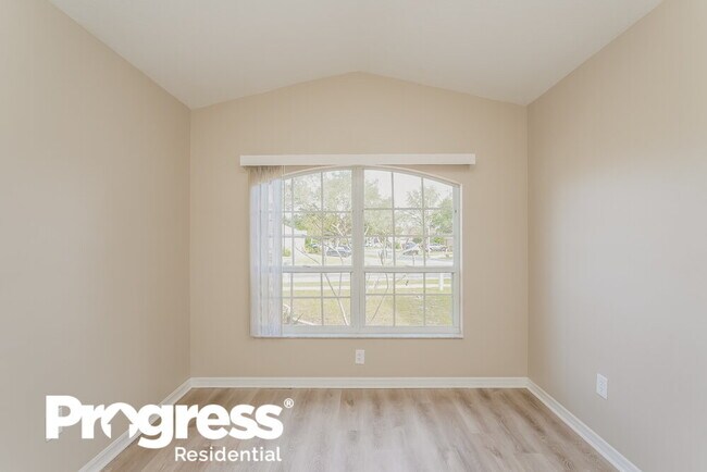 Building Photo - 411 Sand Ridge Dr