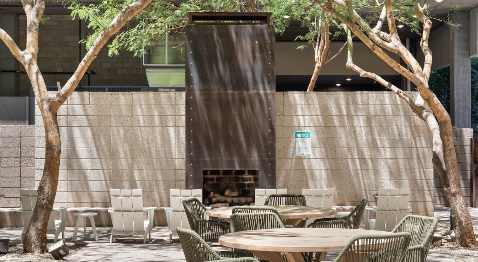 Building Photo - 333 E Roosevelt St