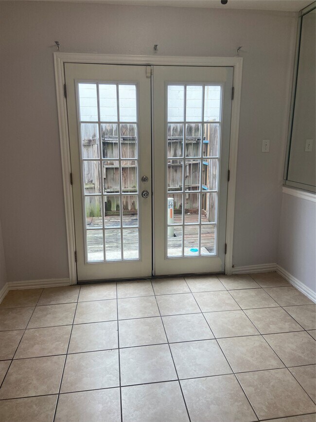 Building Photo - 3304 Twp Grove Ln