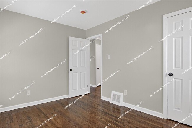 Building Photo - Fully Renovated 3-Bedroom Brick Bungalow in Detroit, 48235