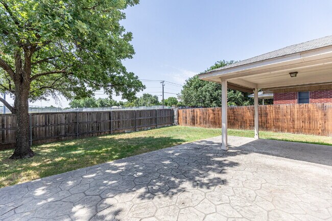 Building Photo - 2016 Buckley Ln