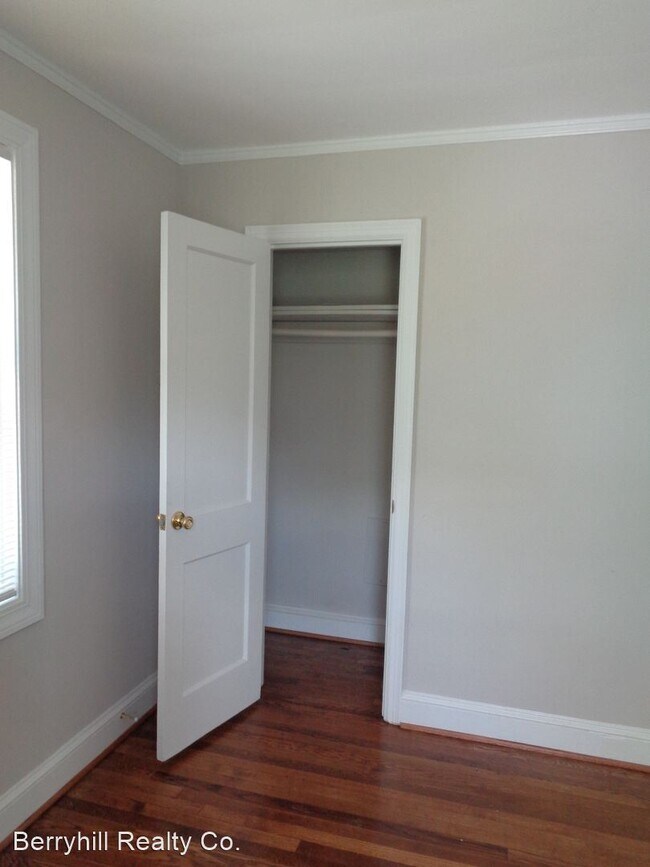 Building Photo - 2 br, 1 bath House - 3900 Admiral Ave.