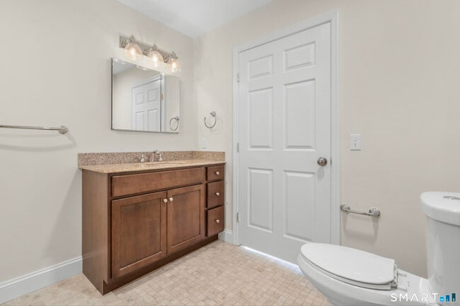 Building Photo - 18 Madeline Dr