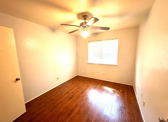 Building Photo - 18 Brookflower Rd