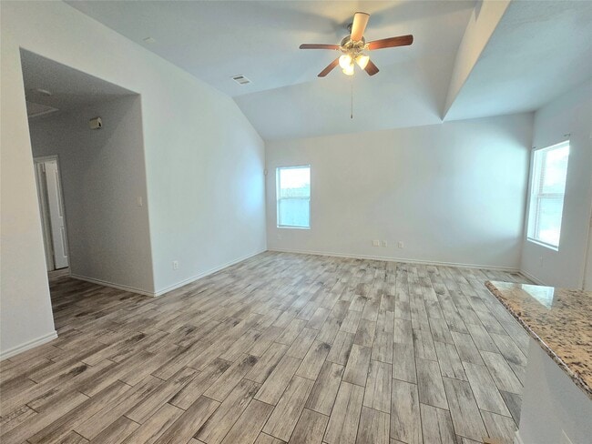 Building Photo - 4410 Larkspur St
