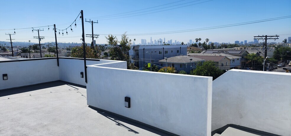 Building Photo - 1311 N Harvard Blvd