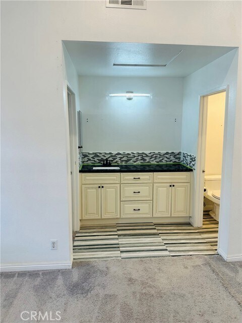 Building Photo - 4238 La Rica Ave