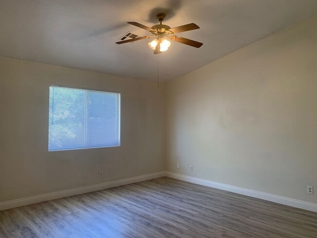 Building Photo - Single Story 3 Bedroom Home for Rent
