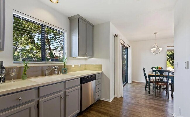 Kitchen - 1802 20th St