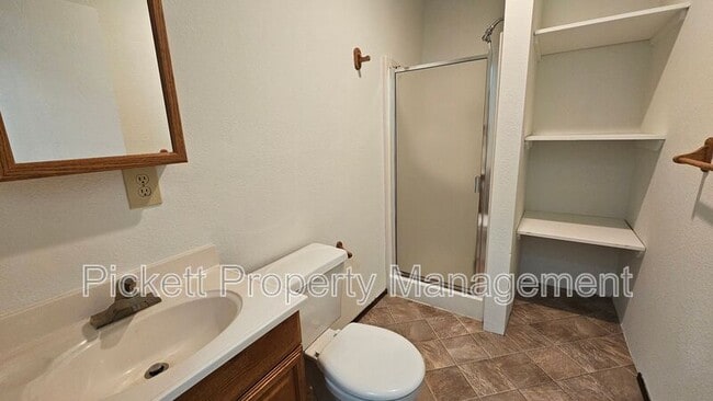 Building Photo - 1155 Silverleaf Ct E