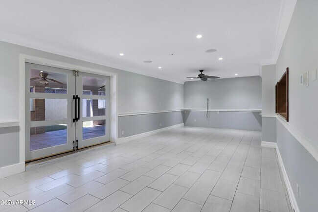 Building Photo - 1627 E Fremont Dr