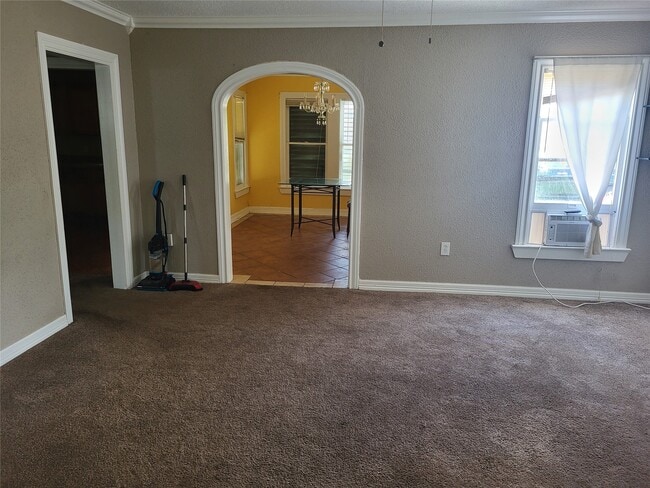 Building Photo - 4921 Alamo Dr