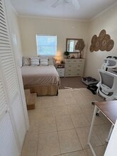 Building Photo - 215 Pineapple St