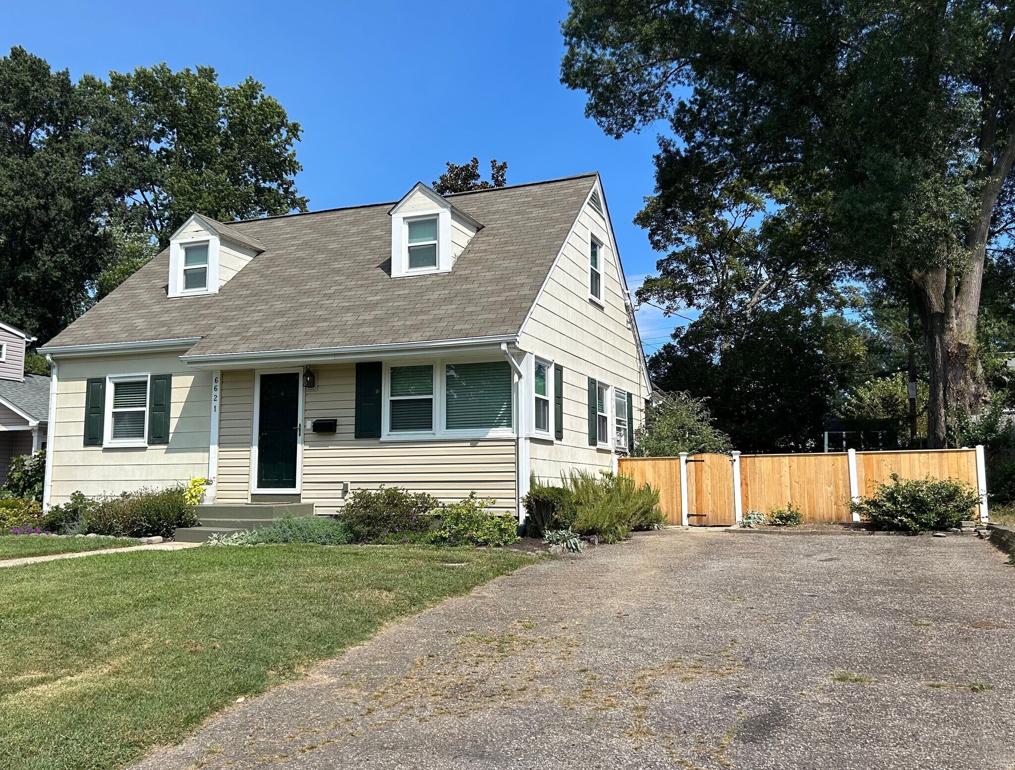 Building Photo - 6621 Cavalier Dr