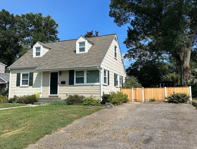 Building Photo - 6621 Cavalier Dr