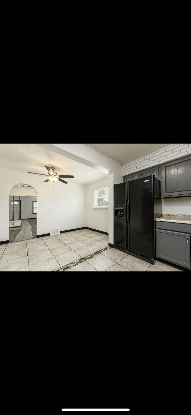 Building Photo - 1246 E 22nd Ave