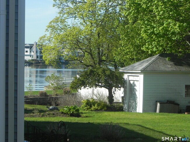 Building Photo - 10 Hawkins Ave