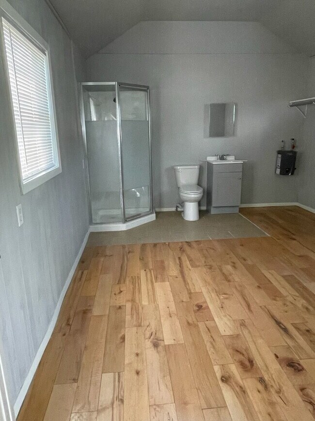 Building Photo - Tiny Home available in Longview Available after May 4th