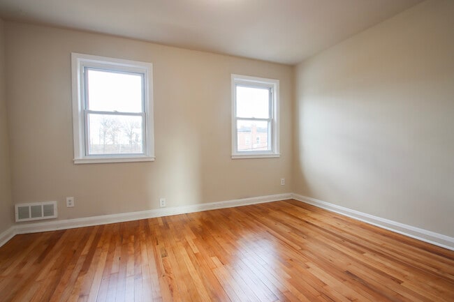 Building Photo - 6816 Eastbrook Ave