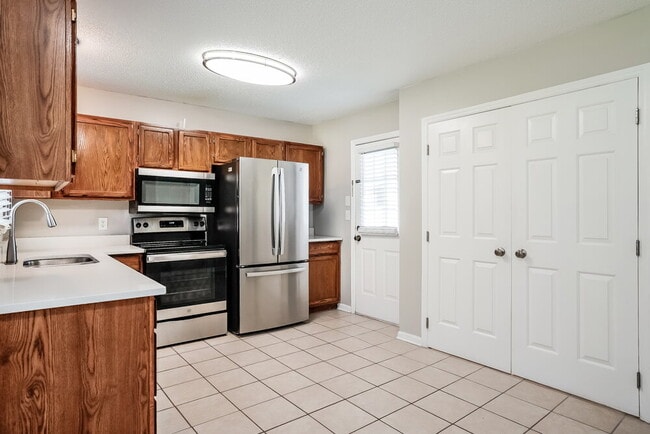 Building Photo - 4912 Matlock Ct