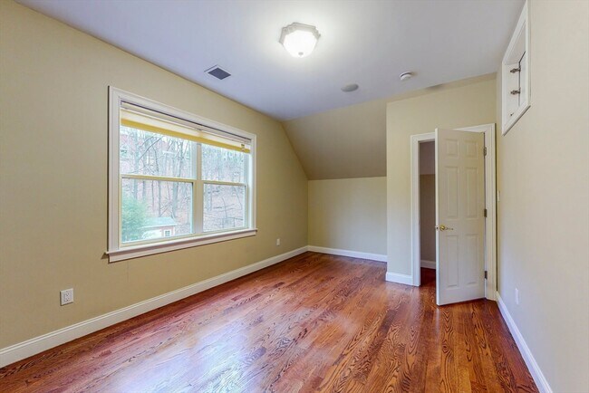 Building Photo - 455 Waban Ave