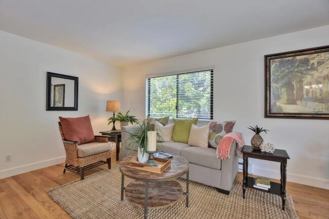 Building Photo - 938 Clark Ave