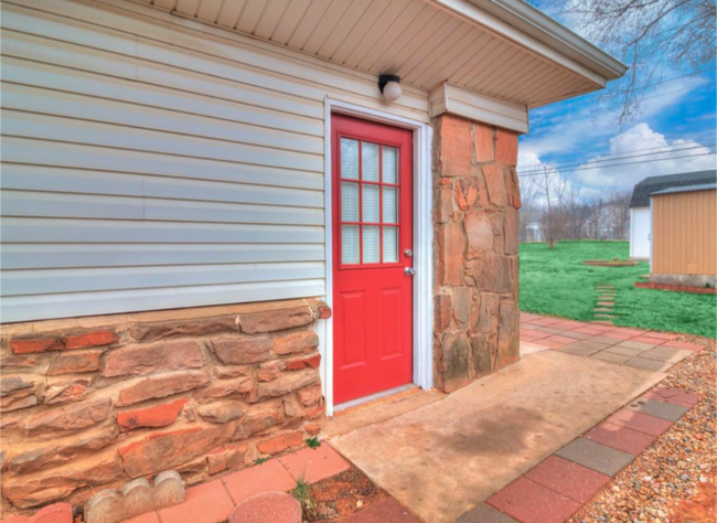 Building Photo - 1445 Mallard Dr