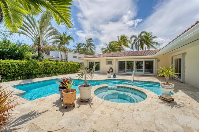 Building Photo - 2000 Admirals Way