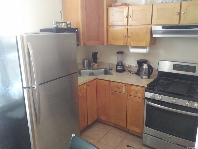 Building Photo - 164-03 119th Ave