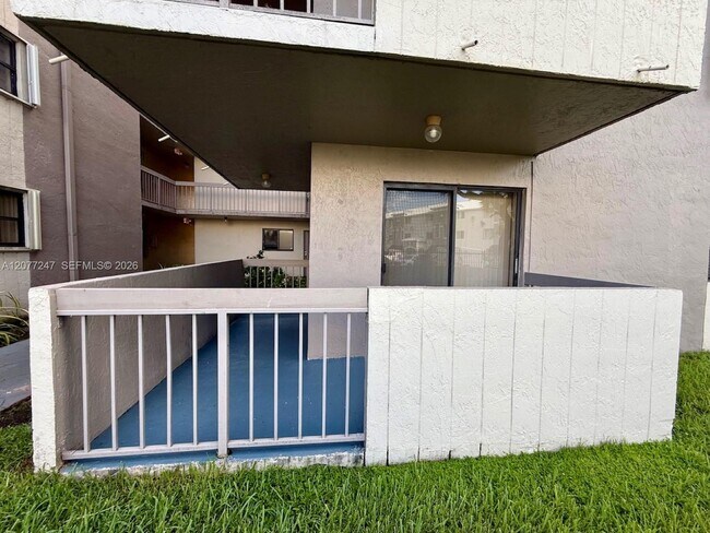 Building Photo - 1121 SW 122nd Ave