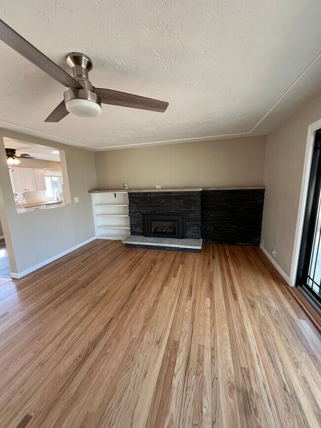 Building Photo - Modern 3-Bedroom, 1.5-Bath Home with Private Office & Large Patio