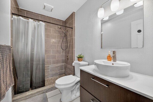 Building Photo - Cute and cozy Chula Vista 2bed/1bath condo available!