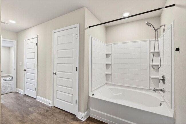 Building Photo - 6550 Eastland Cir