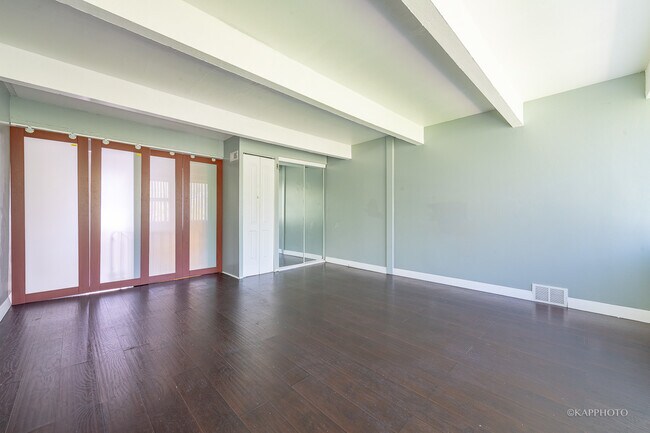 Building Photo - 4800 S Drexel Blvd