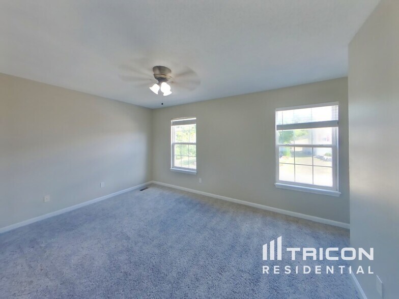 Building Photo - 2715 Adobe Dr