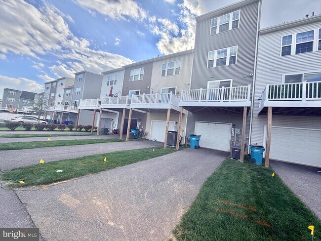 Building Photo - 5330 Witch Hazel Ln